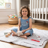 Vestido de mezclilla con bordado de snoopy y playera rayada con estampado