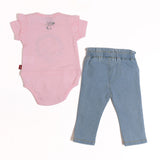 Conjunto Snoopy® para Bebé Niña Body Rosa con Olanes + Jegging de Mezclilla Clara | Outfit Casual y Moderno